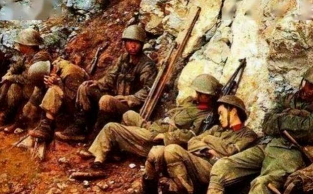 1950年，解放军连长转业回家，可在登上火车的时候，他却发现一个衣衫褴褛的女乞丐