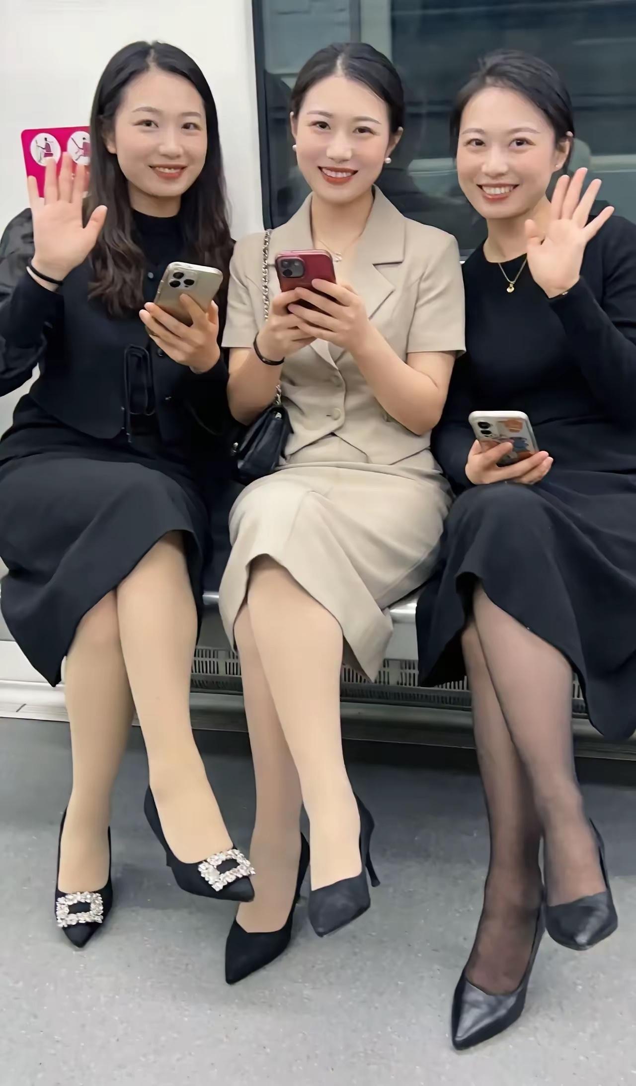 彩礼只要三万，你会选择哪个