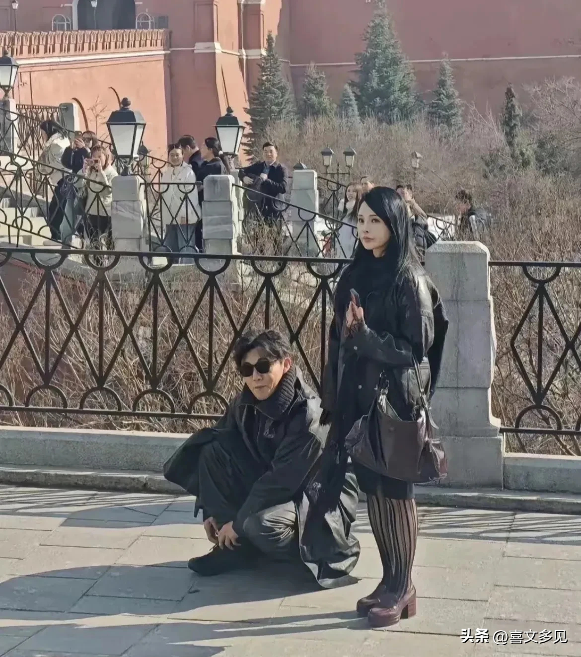 58岁伊能静在秦昊旁边就像个小姑娘，秦昊倒显得有些老气。2015年，伊能静和秦昊