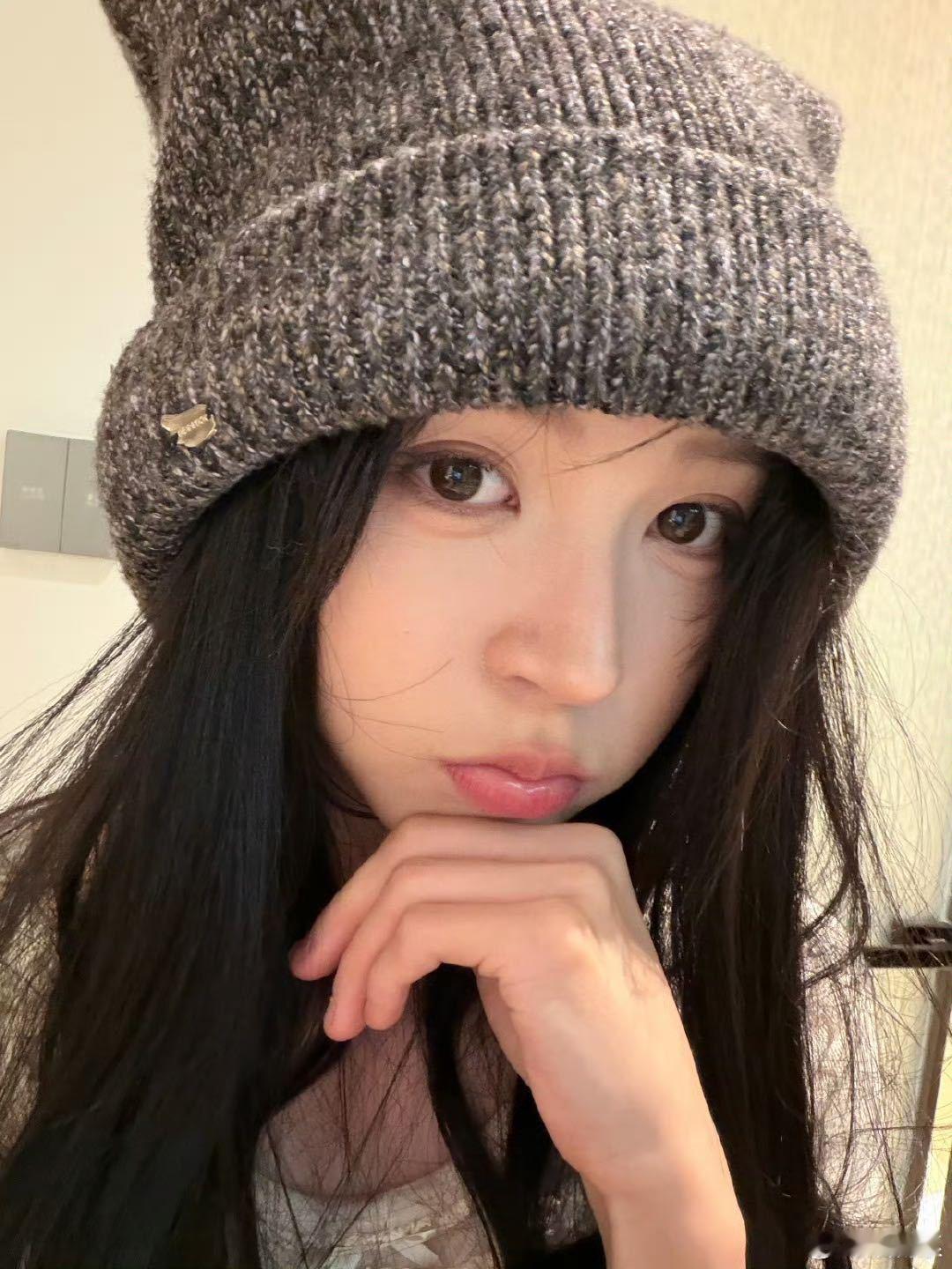 终于轮到饶嘉迪上桌了 盛典的舞台总是星光熠熠，而今年，多了一抹属于饶嘉迪的光芒。