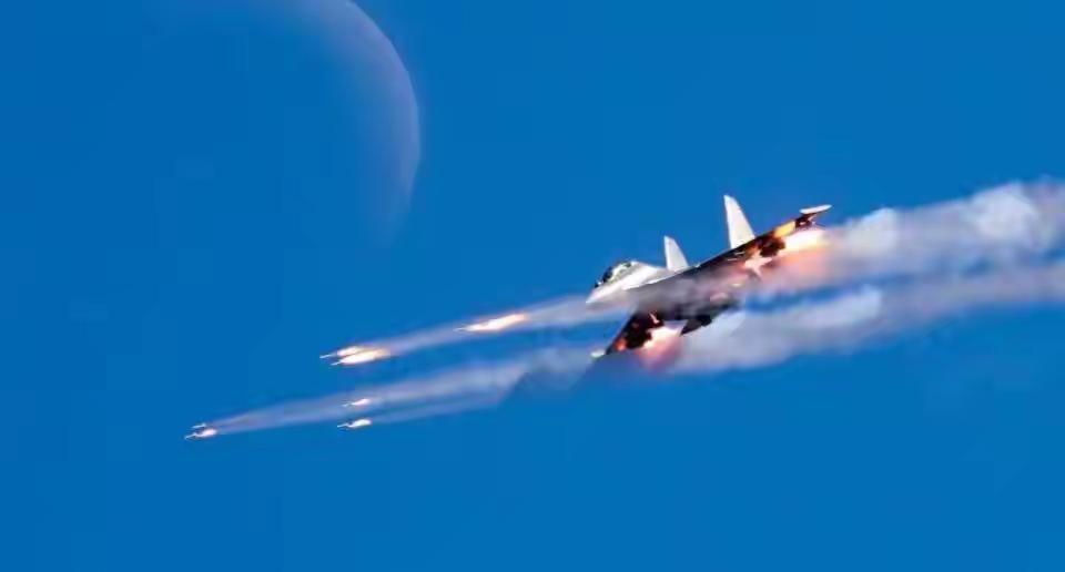 泰国F-16平推柬埔寨