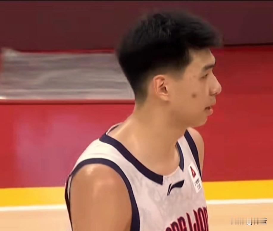 广州龙狮队掀翻福建晋江文旅队，
同城兄弟主场替老大哥复仇成功。

广东东阳光队在