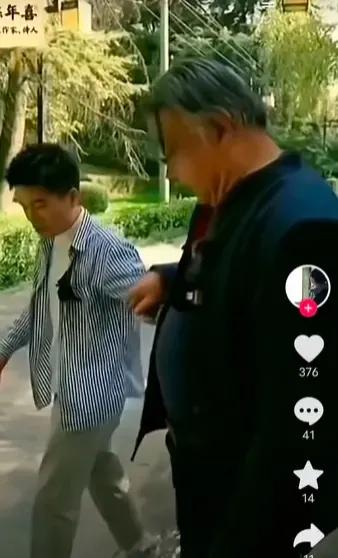 董宇辉是善良的！


也许在某些自命不凡人的眼里，他有不足，有瑕疵，但一个人的本