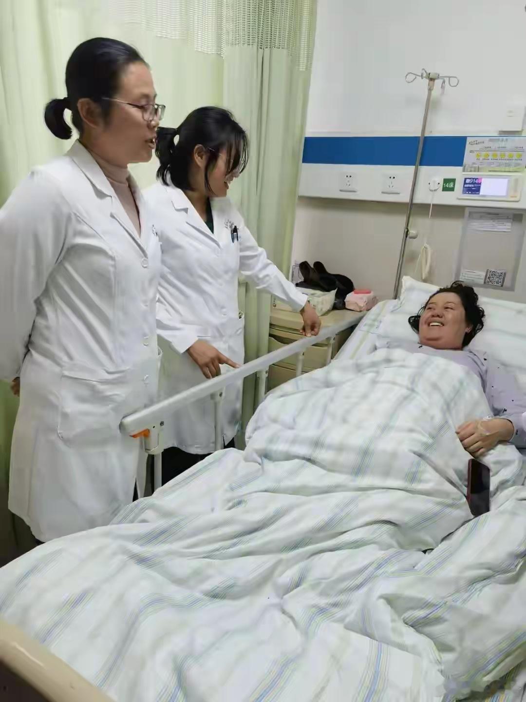 孩子的出生就是母亲的受难日，说女人生孩子的过程是在鬼门关上起立了一遭，这一点都不