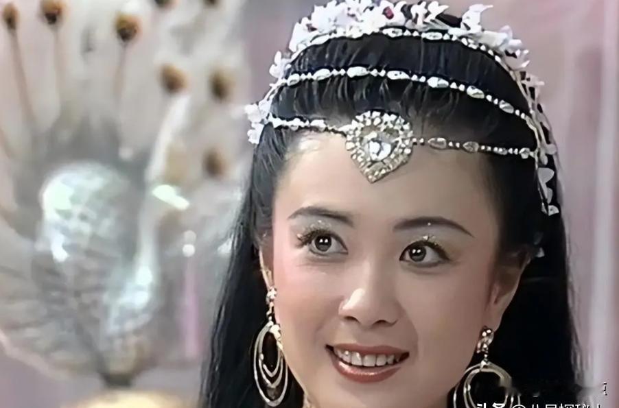 60岁傅艺伟近况曝光：从“最美妲己”到阶下囚，她到底经历了什么？
2026年母亲
