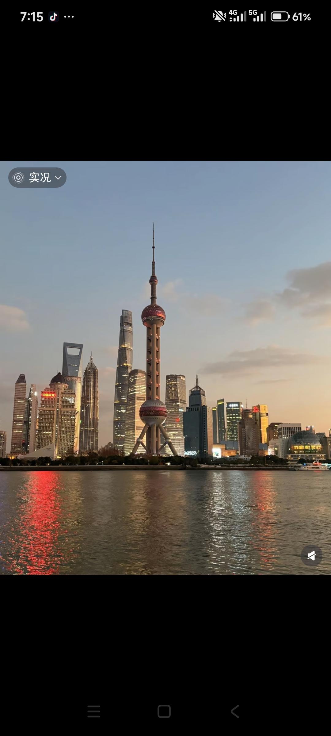 ：）高挑、体态好、基因优质的女生，在高端婚恋市场，永远是抢手的稀缺资源。
现在不