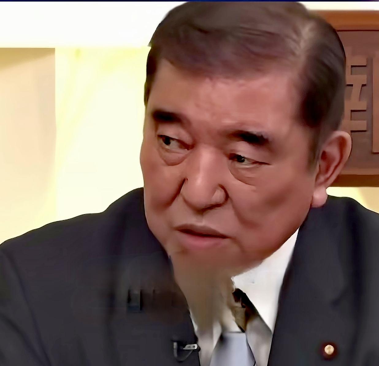 为何石破茂在位的时候没有如此诚恳？为何日本总是靠边站的人在反省历史？为何日本人的