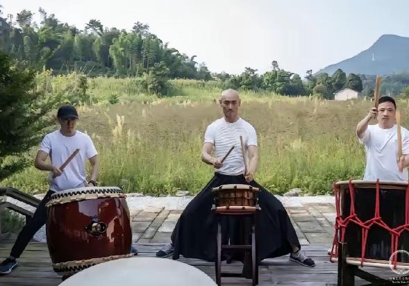 长城上打"日本鼓"这事可没那么简单！
表演方创始人叶松源，这些年一直在搞"文化偷