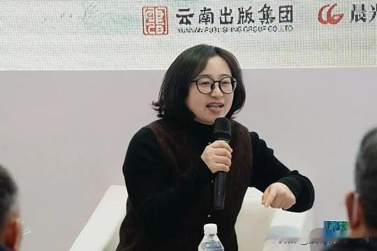 全国著名儿童文学作家顾鹰老师，也是冰心儿童文学得奖者，作品编入小学课文，是江苏常