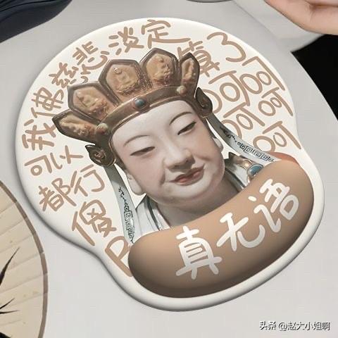 今天我妈的生日，阴历五月十三。
我是真心的不想去，让她搞得心里别提多厌烦了。
她