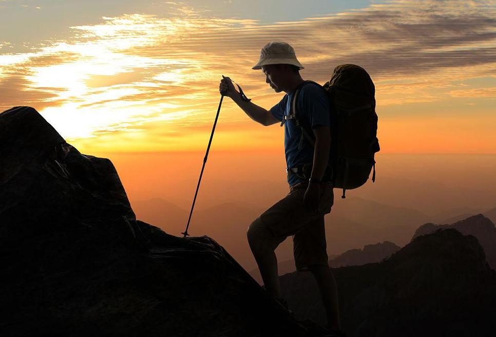 55岁男子深夜突发脑梗去世，饮食清淡爱爬山，医生:错在这3个习惯

“我一直认为