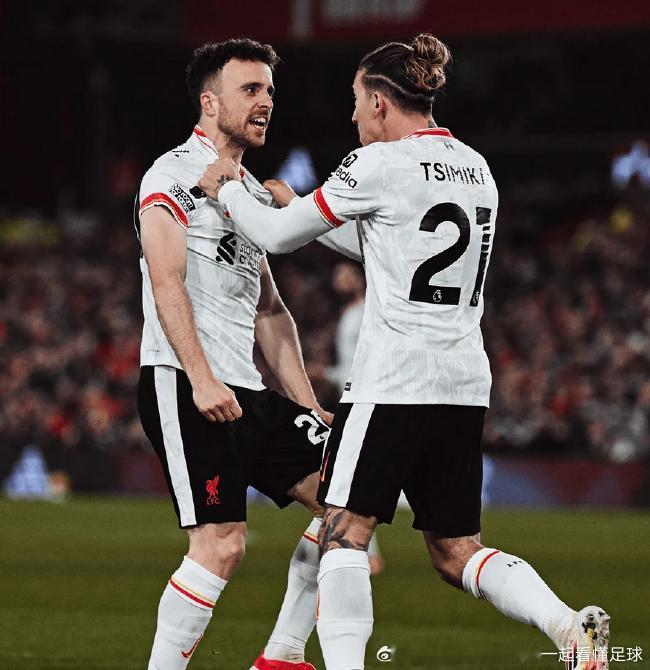 没错！他就是快男！替补出场22秒进球英超第21轮的比赛中，利物浦1比1战平了诺丁