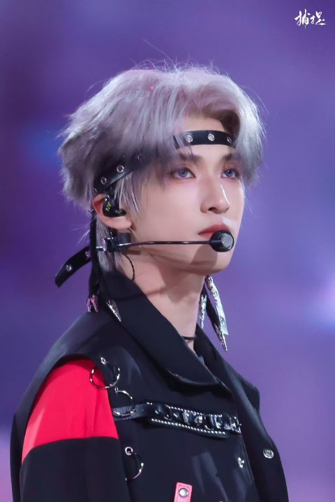 娱乐严浩翔账号粉丝破百万严浩翔粉丝不到12小时破百万严浩翔账号粉丝破百万，太帅啦