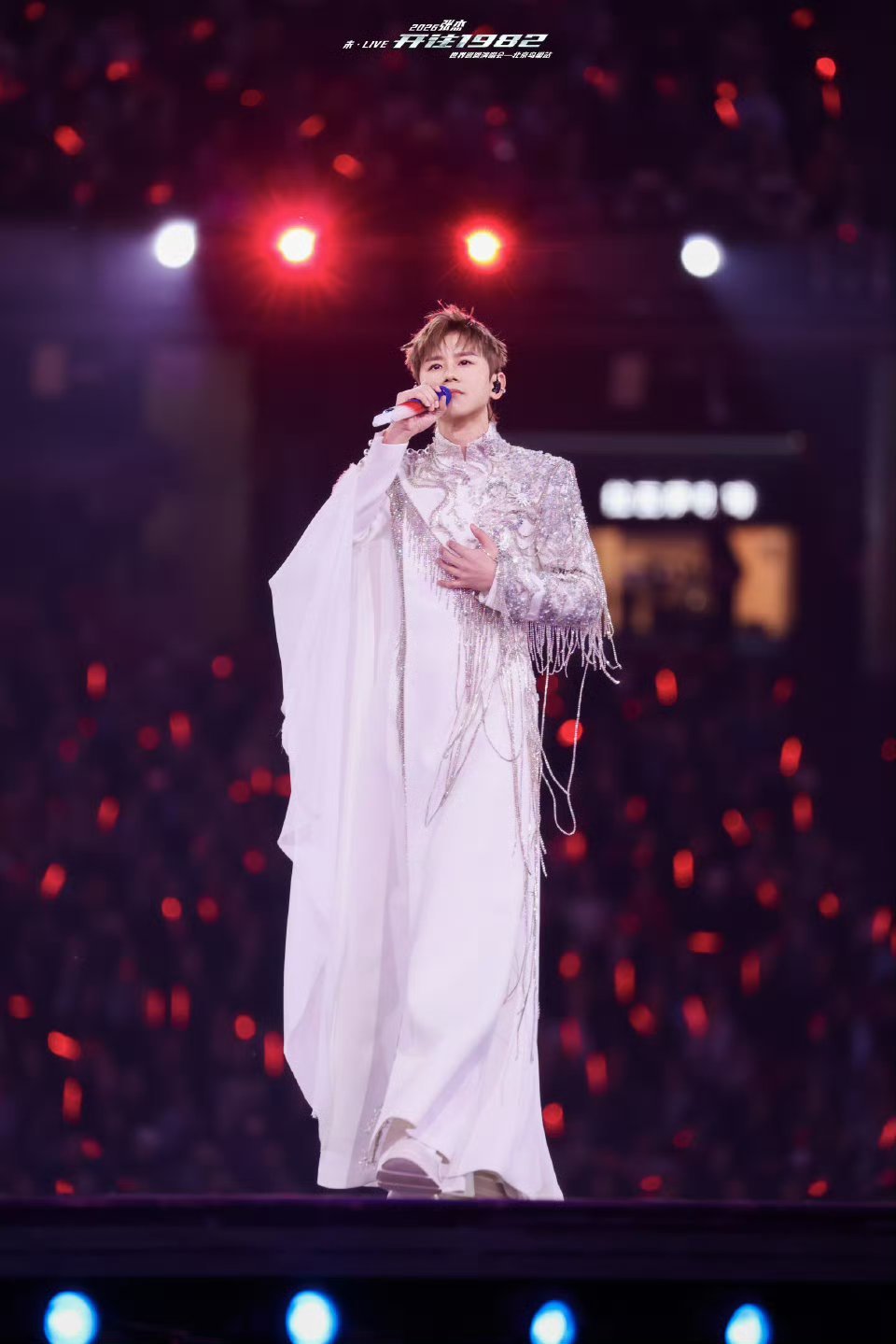 张杰鸟巢演唱会给到夯能超越张杰的只有张杰张杰鸟巢演唱会直接封神！舞美音响全程顶配