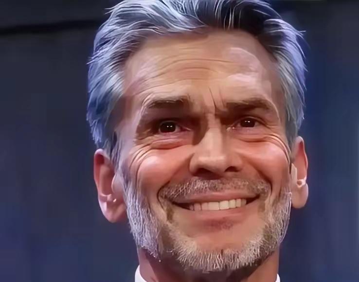 荷兰光刻机巨头ASML表示，现在在美国的技术封锁下，中企想获取EUV光刻机几乎不