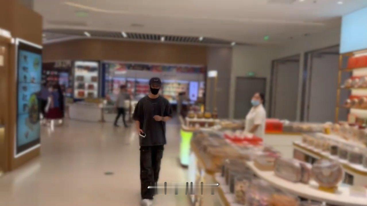 爸爸妈妈还记得乐乐吗💧 