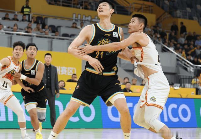胡金秋的中投真是大杀器，CBA赛场几乎无解，范子铭的防守形同虚设。如果后续赛程上