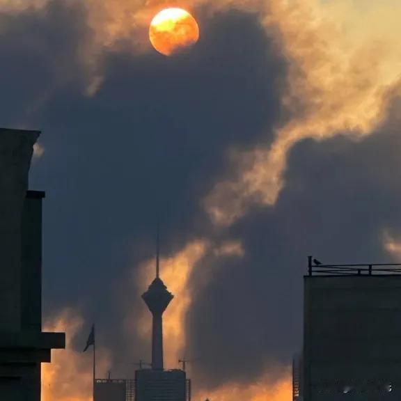 国际
特朗普喊话伊朗战事“马上收尾”，德黑兰却撂狠话：打到赢为止！

·国际榜，