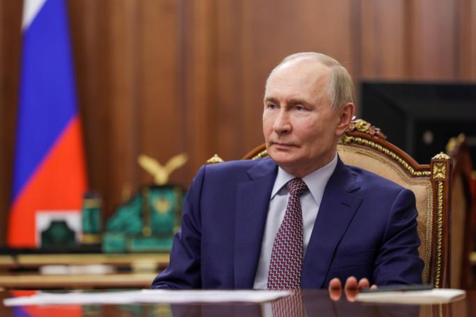 塔斯社：马克龙计划与普京通电话
 
消息人士透露，为此次实质性通话进行的筹备工作