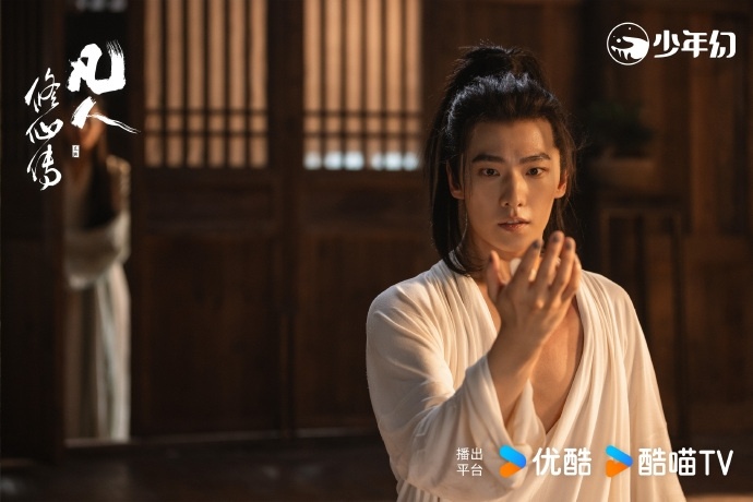 昔日荣耀夫妇一个仙界一个现实荣耀夫妇顶峰相见各自封神 杨洋、迪丽热巴荣耀夫妇顶峰