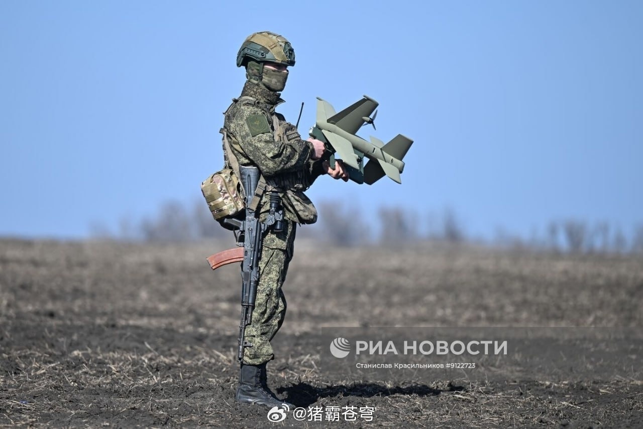 俄罗斯反无人机小组保护 BUK-M3 地空导弹系统——配备“Yolka”无人机拦