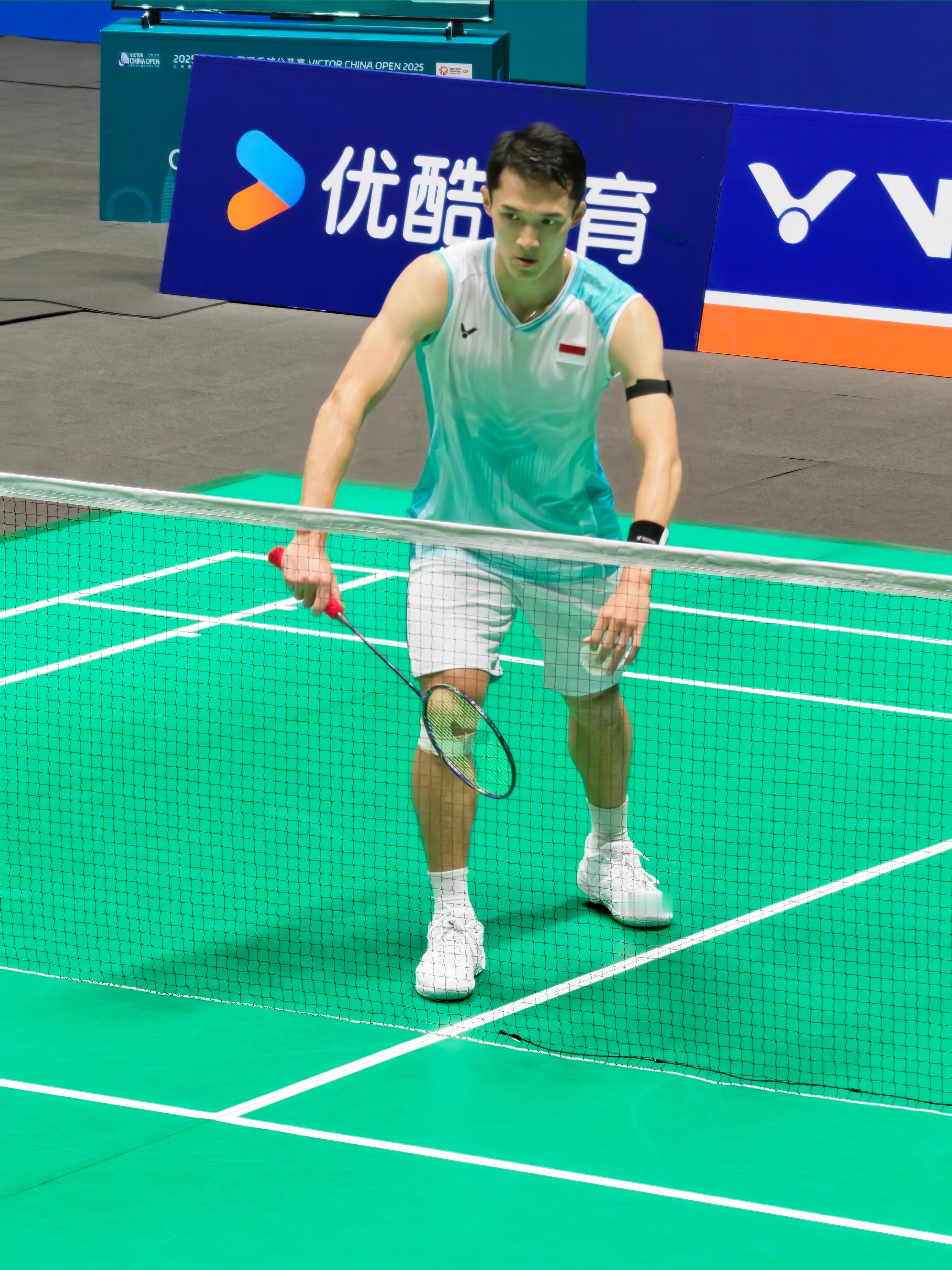 乔纳坦🇮🇩 21-17、21-12 🇸🇬郑加恒下轮对手：雷兰曦🇨🇳 