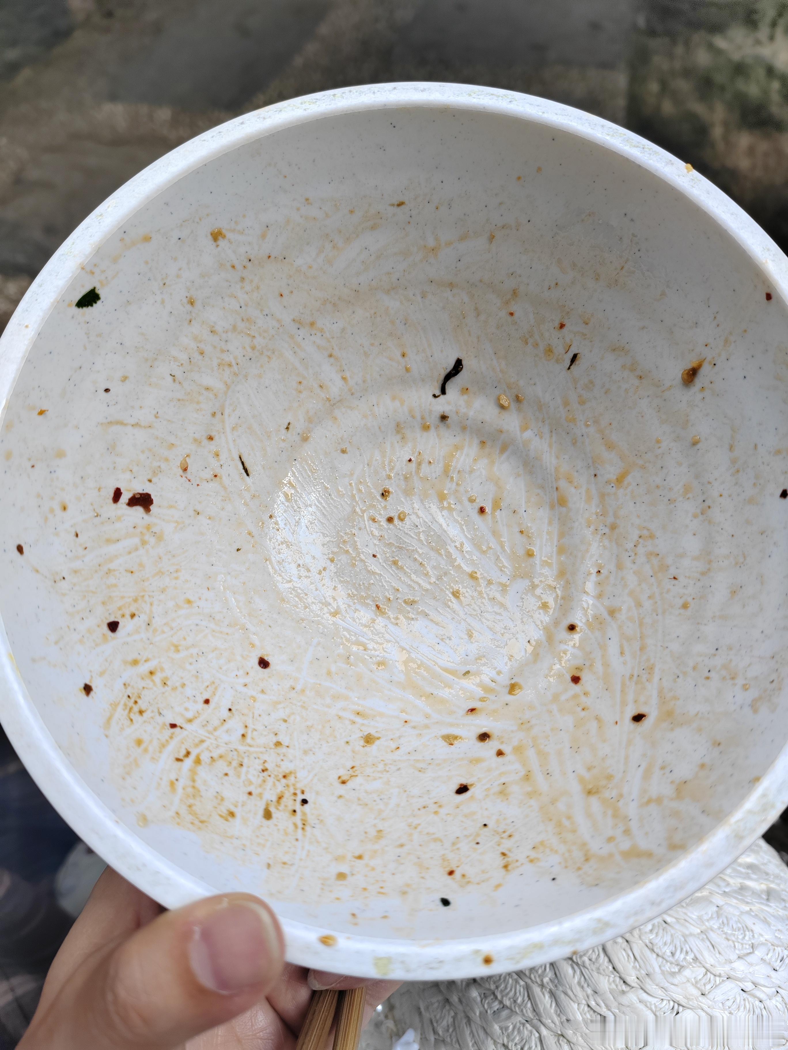 到苍山，专门品尝传说中挺好吃的斋饭。师父说盛多少必须全部吃完，一粒米也不能剩。人