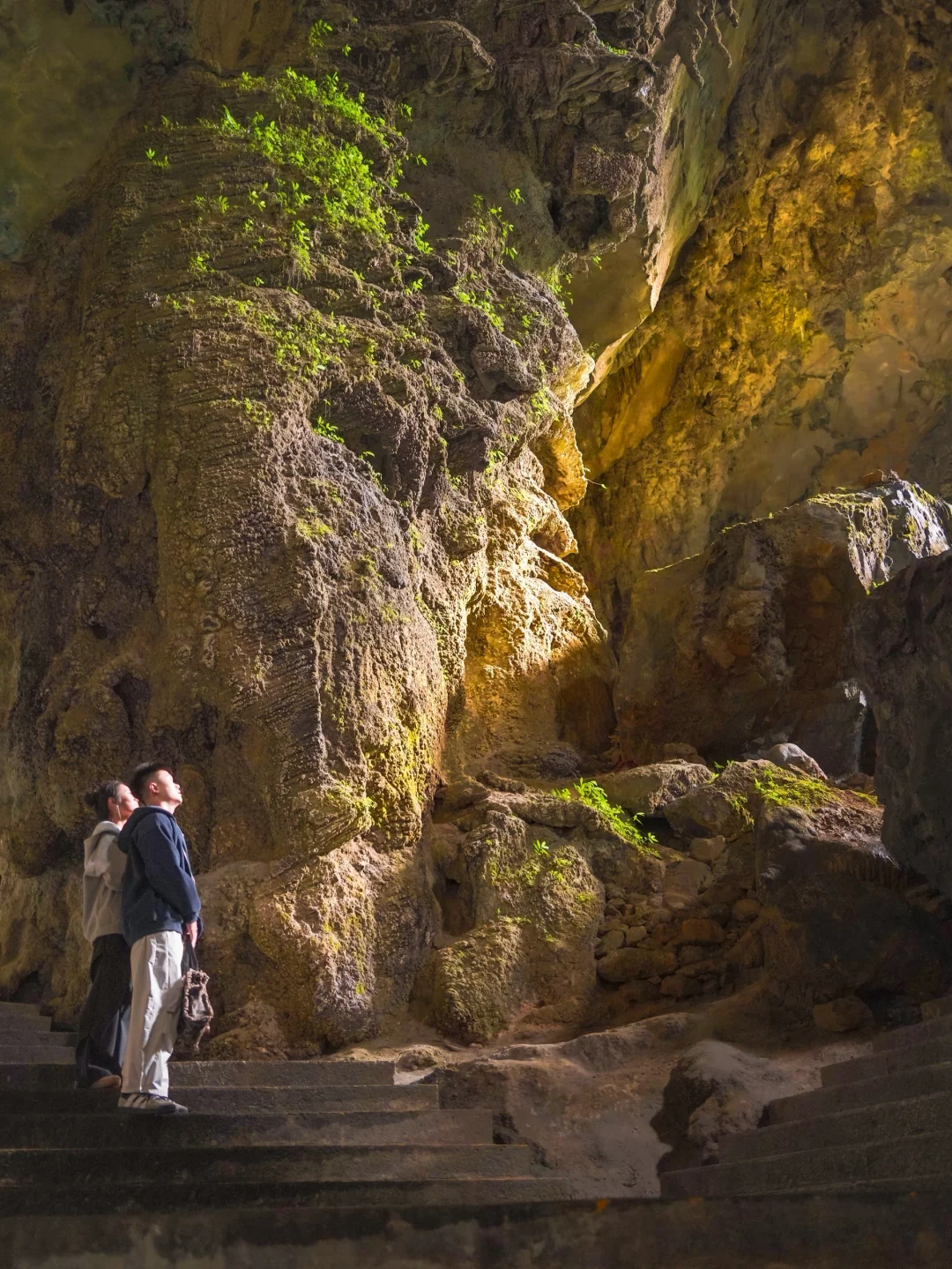 织金洞｜做一天地心嫦娥，朋友圈被问爆了！