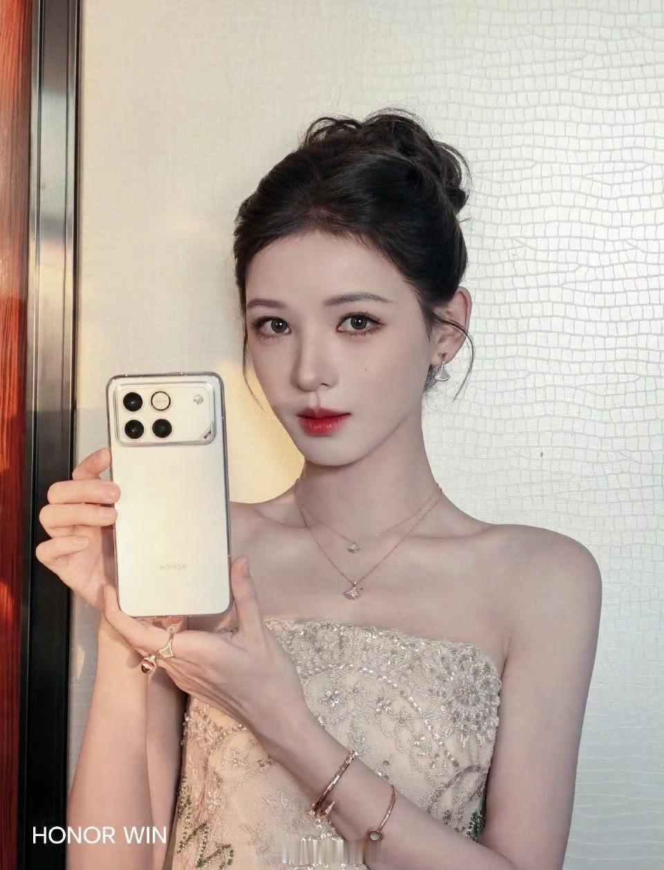 我的天原来张予曦还是荣耀电竞系列手机的体验官，真帅啊