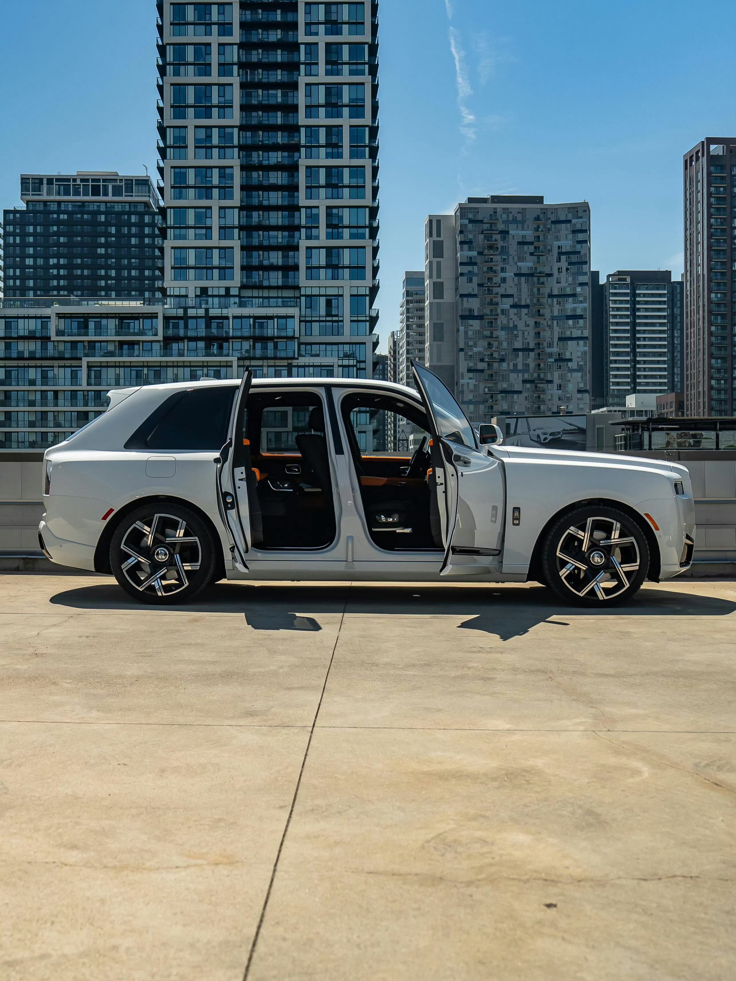 劳斯莱斯 Cullinan Black Badge  