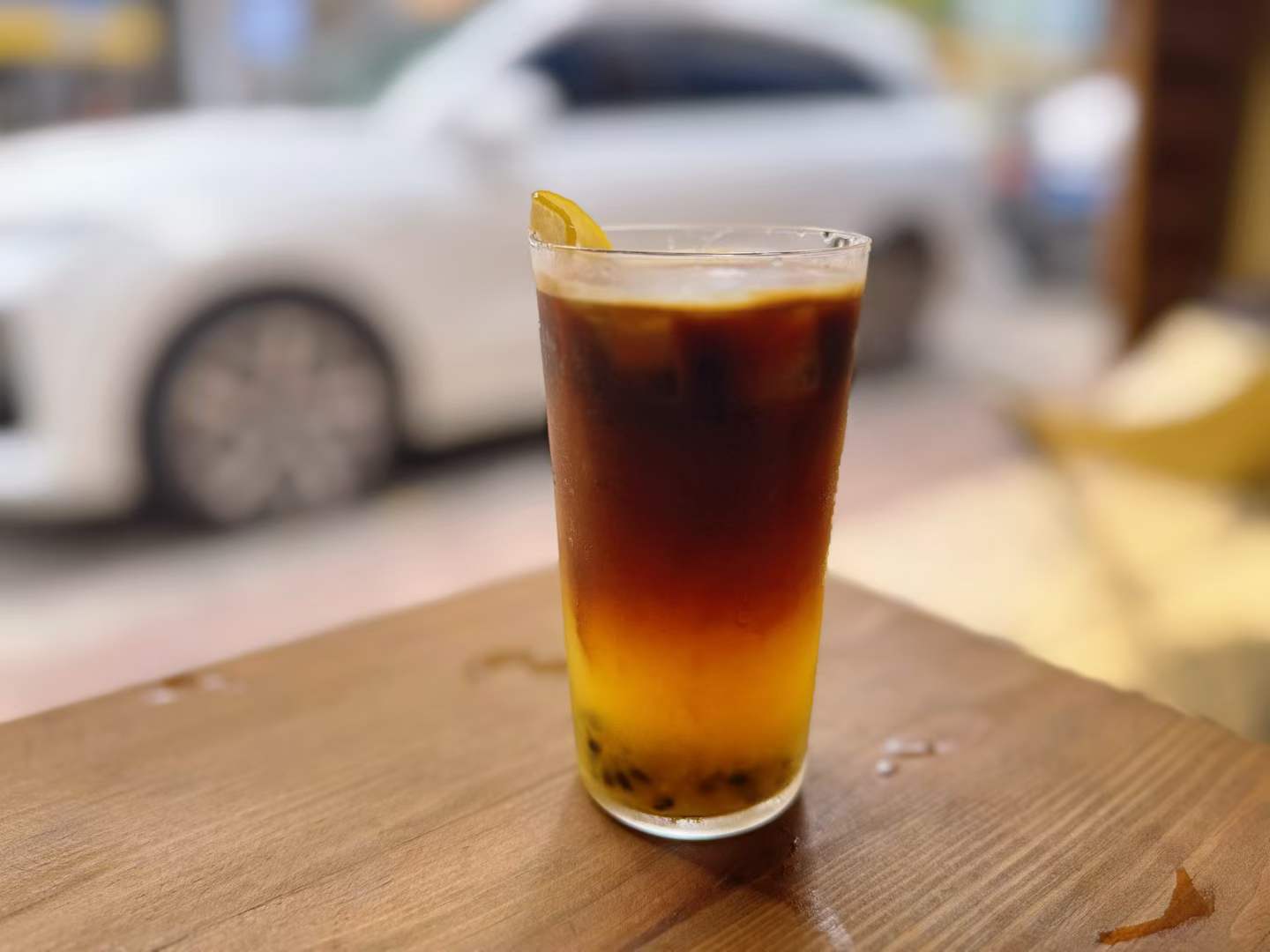 现在的车，发展的方向，不只是车，房+车+综合体，所以各种各样的功能应有尽有。很多