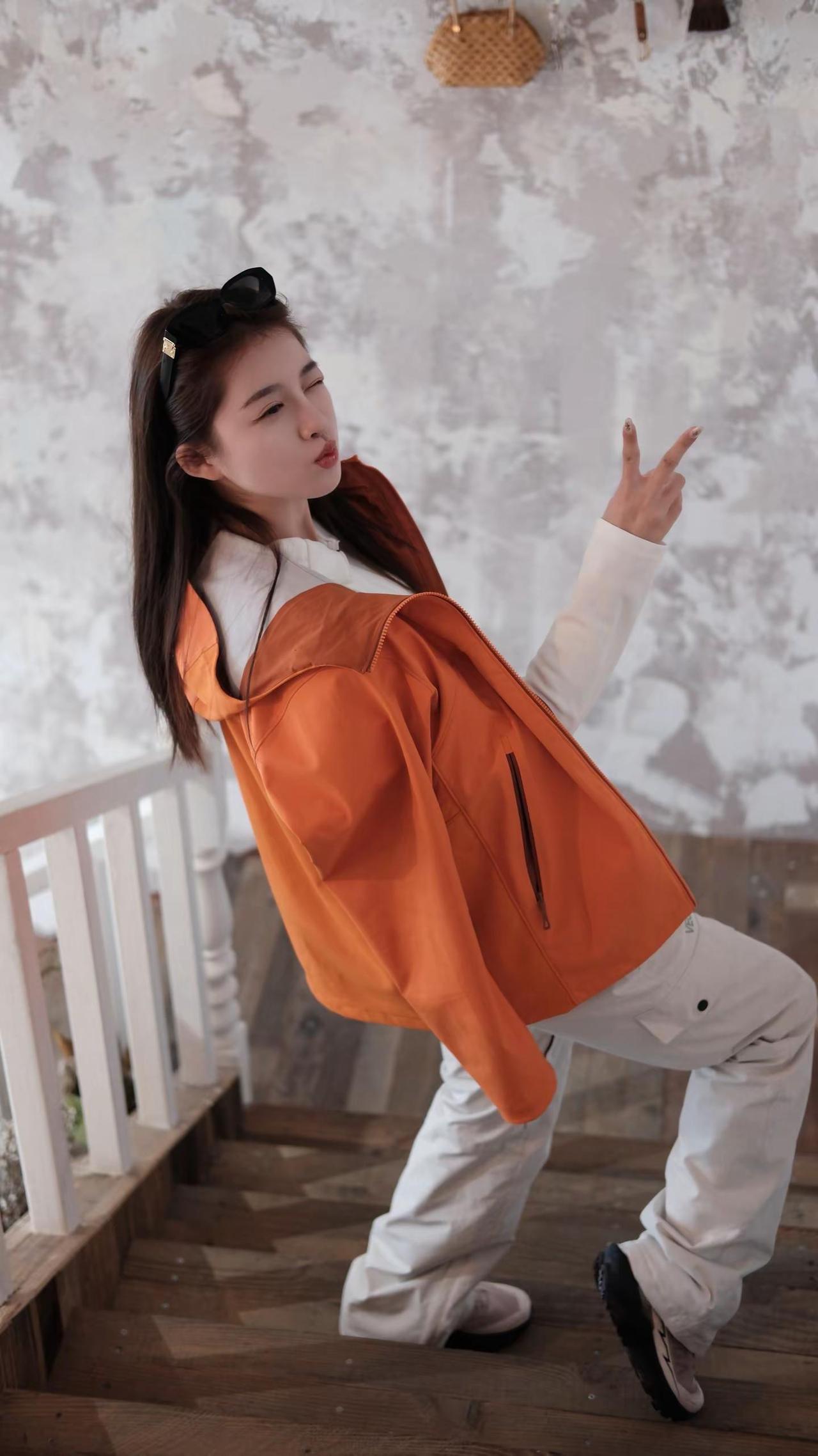 我主动的话 可以跟你一起滑雪吗 滑雪女孩 雪