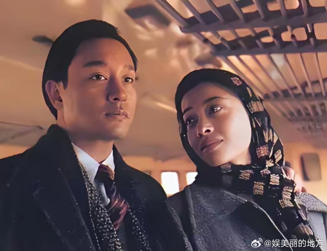 梅婷，冲上热搜！7月16号，梅婷冲上了热搜，不是晒儿子女儿，也是和老公同框秀恩爱