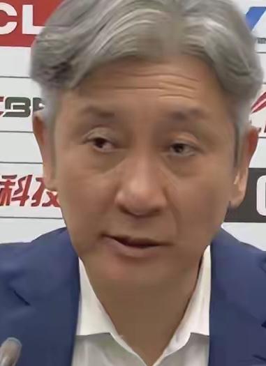 深圳队客场103～98击败山西汾酒，豪取11连胜，巩固积分榜排名第三位置。小将王
