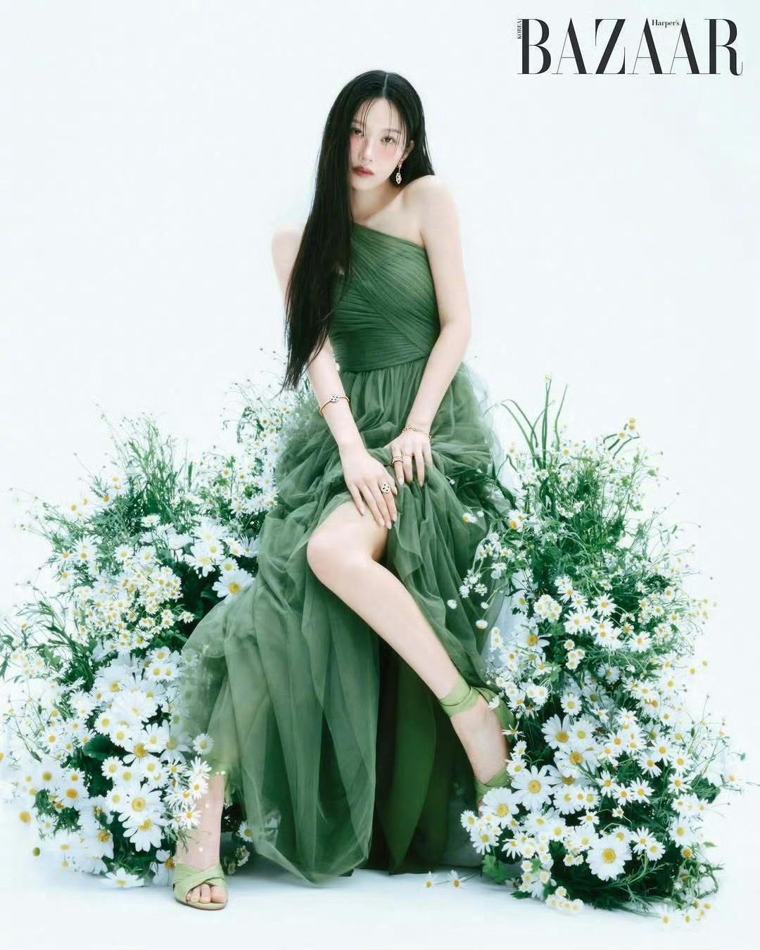 文佳煐  x  Harper's BAZAAR Korea April 2026