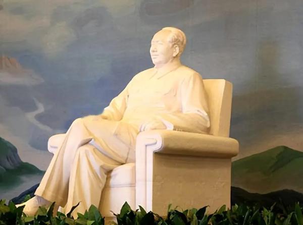1990年，湖南要给杨开慧立像，苦觅汉白玉不得。邵华猛地想起一桩旧事：建毛主席纪