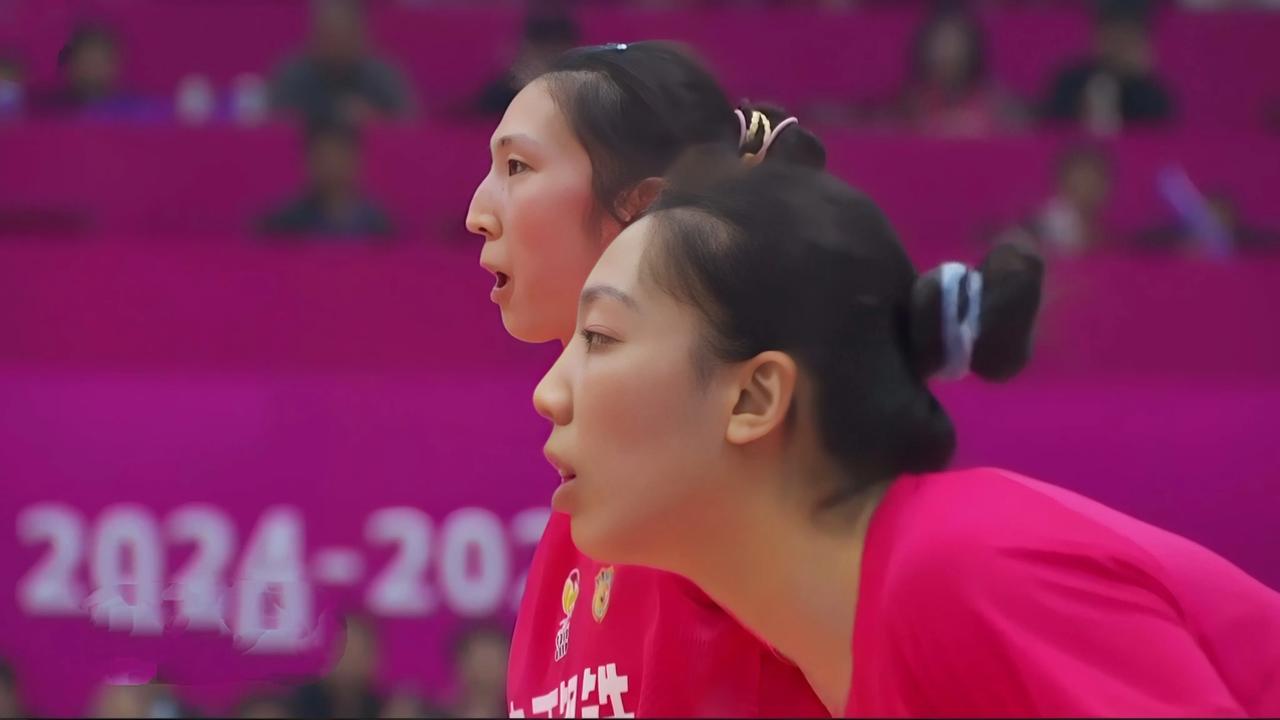 24日女排超级联赛A组11轮B组12轮比赛时间如下图。本轮看点，天津女排主场对阵