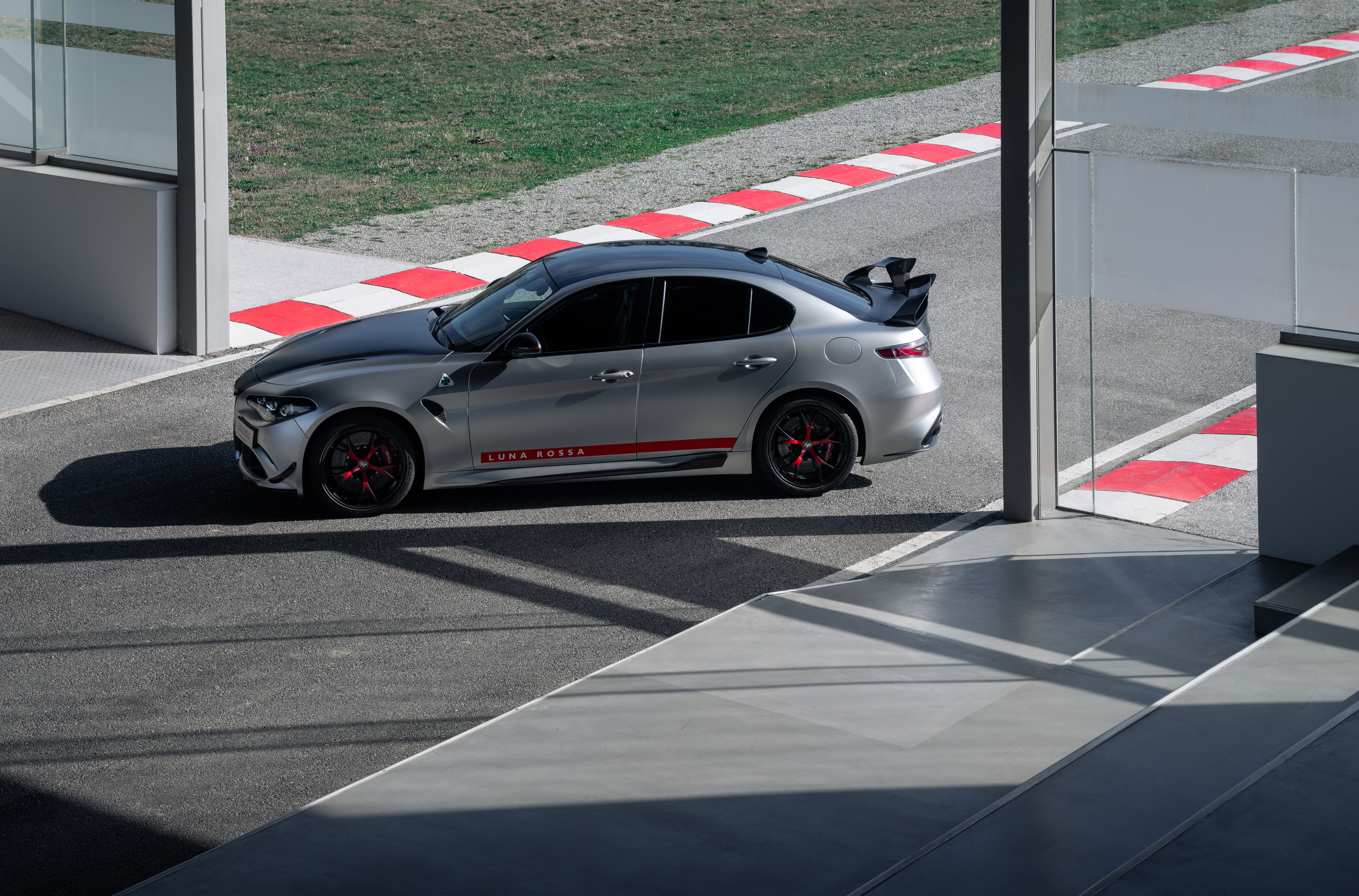 Alfa Romeo Giulia Quadrifoglio Luna Ross