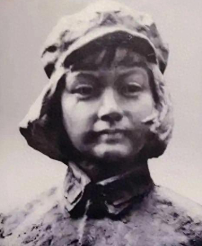 1929年，刘士毅部偷袭红四军，朱德的妻子伍若兰不幸被俘。伍若兰文武双全，双手能