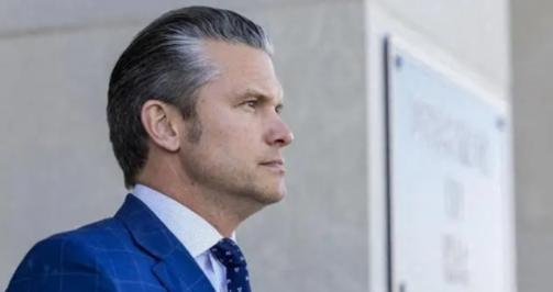 美国防长的一句话让美国人破了防，他表示中美要是开打，不出半个小时，他们的航母全得