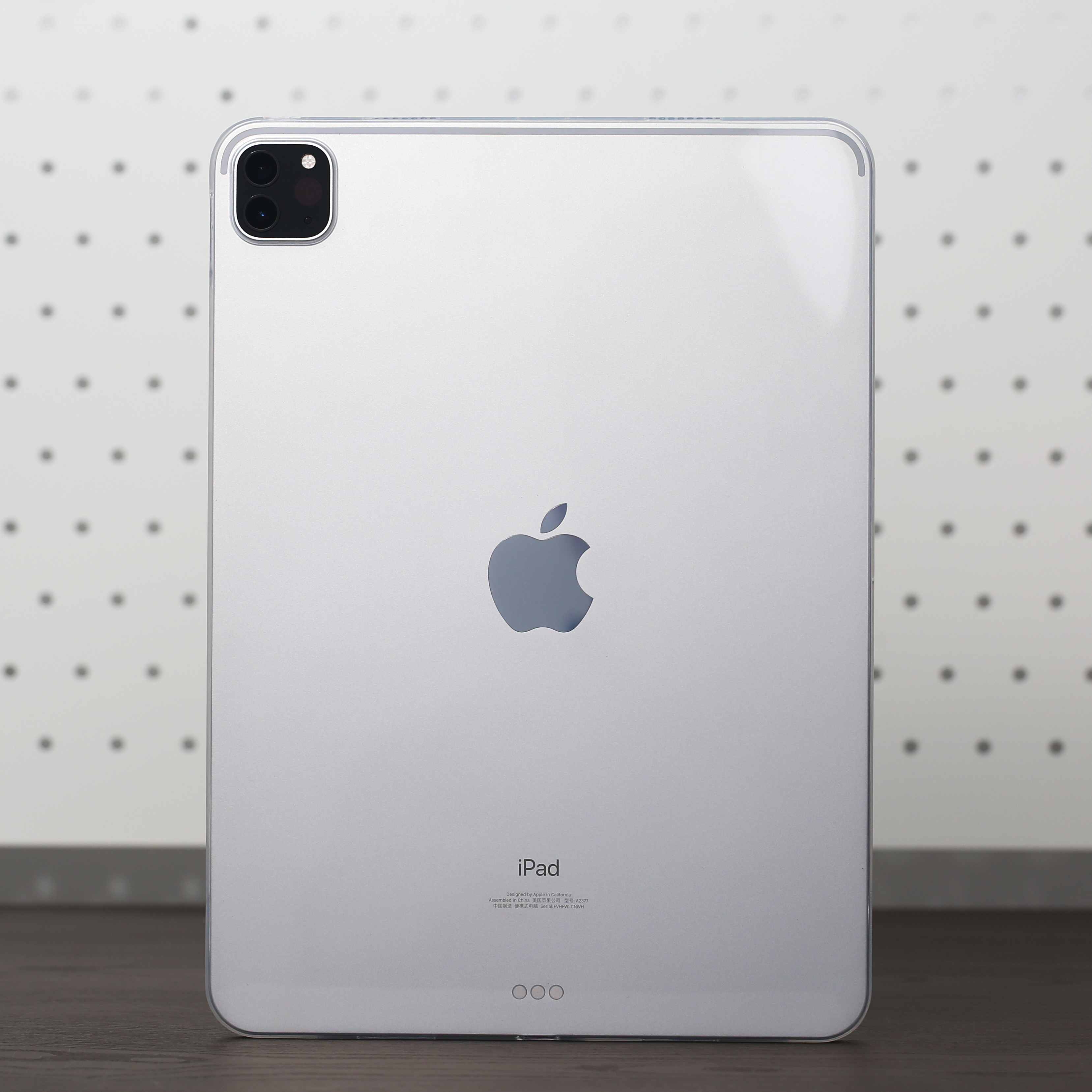 平板也可以追求裸机手感[666]亮面高透明不发黄，iPad 超薄晶透热度依旧 