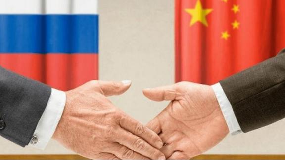 俄罗斯战略专家在接受采访时表示，如果中国继续在俄乌冲突中保持中立，俄罗斯可能要“