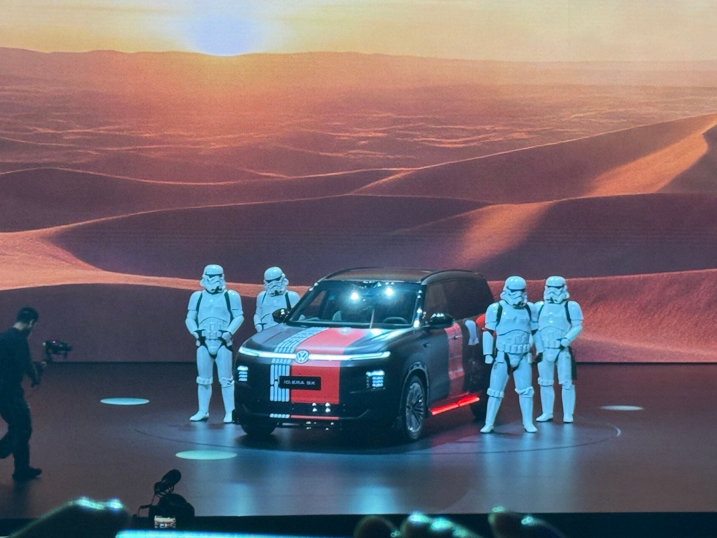 ID.ERA 9X预售发布会还搞了星球大战联名款，大众是真会玩上汽大众IDERA