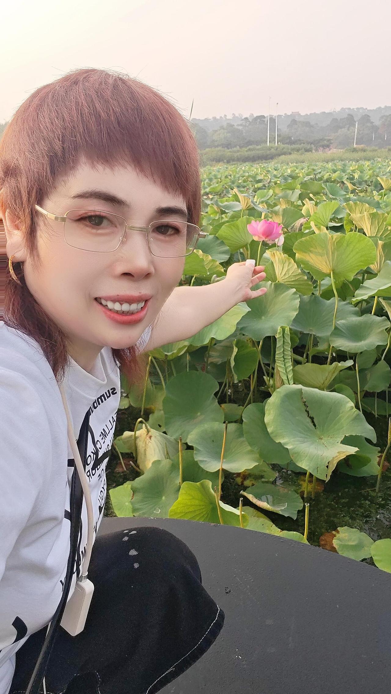 嗨，家人们，今天想跟你们聊点心里话。

昨天啊，我刷到许妈发的一个SP，老两口在