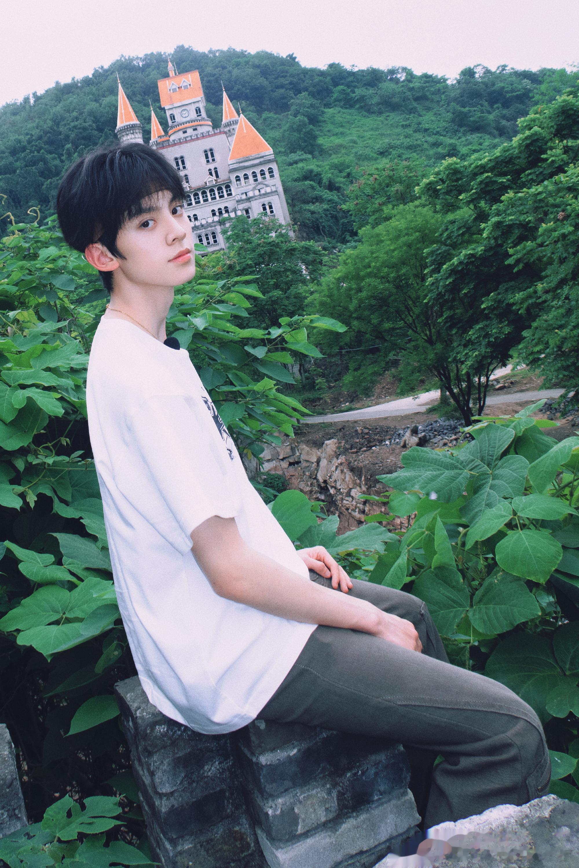 #左航ZH[超话]# [航天员]#左航 混血感美颜rap担# [航天员]#左航 