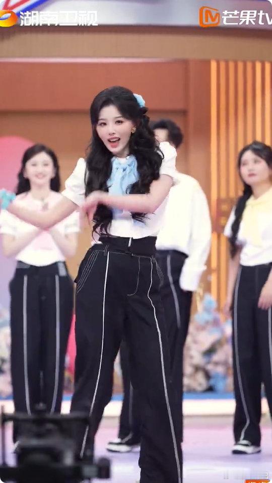 孔雪儿好六cha舞直拍梦回了孔雪儿cha了goodbyebaby你好星期六看完直