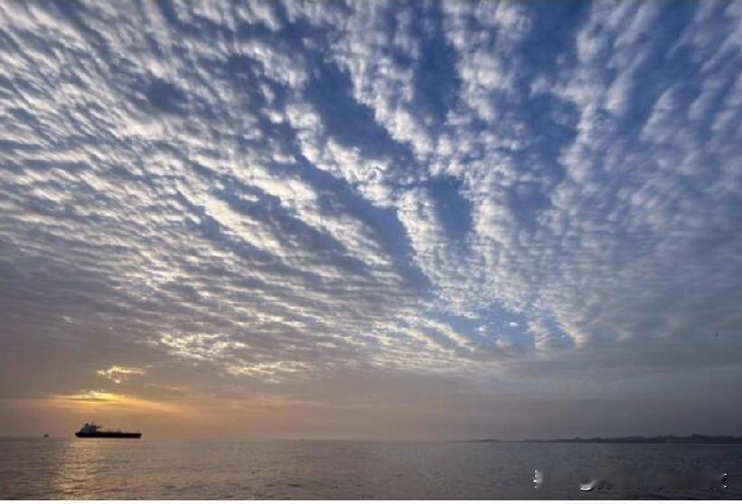 最新消息：美国封锁伊朗霍尔木兹海峡后，局势僵局升级。伊朗已改变重新开放霍尔木兹海