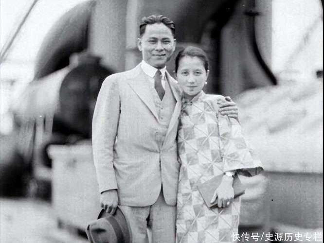此人名叫施旦，是汪精卫的机要秘书兼情人，1938年汪精卫在越南公开投日后，她义无
