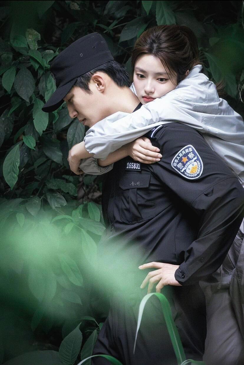 明川有知夏官宣杀青 这个明川有知夏 看起来大事很妙的样子呀，不愧是黄景瑜徐若晗杀