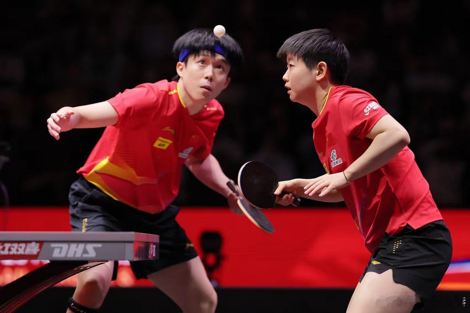 王楚钦孙颖莎3比2胜黄镇廷杜凯琹莎头 王楚钦/孙颖莎3-2险胜黄镇廷/杜凯琹，以